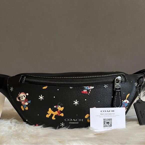 CL964 - Disney X Coach Warren Mini Belt Bag in Holiday Print - Picture 13 of 14